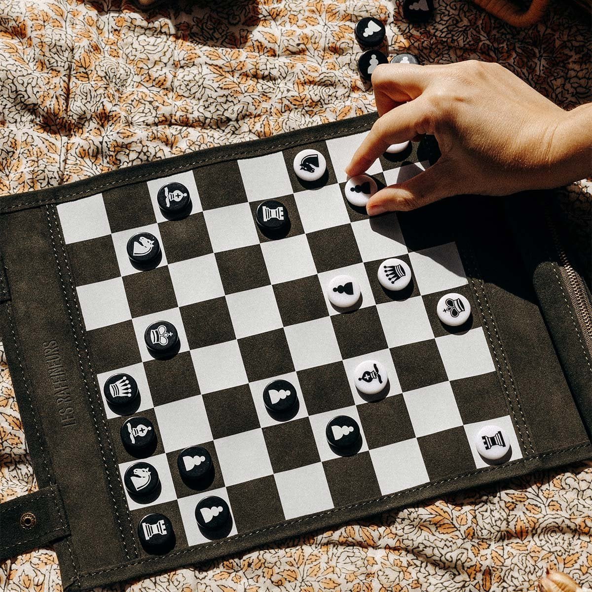 Jeu d'échecs et dames de voyage